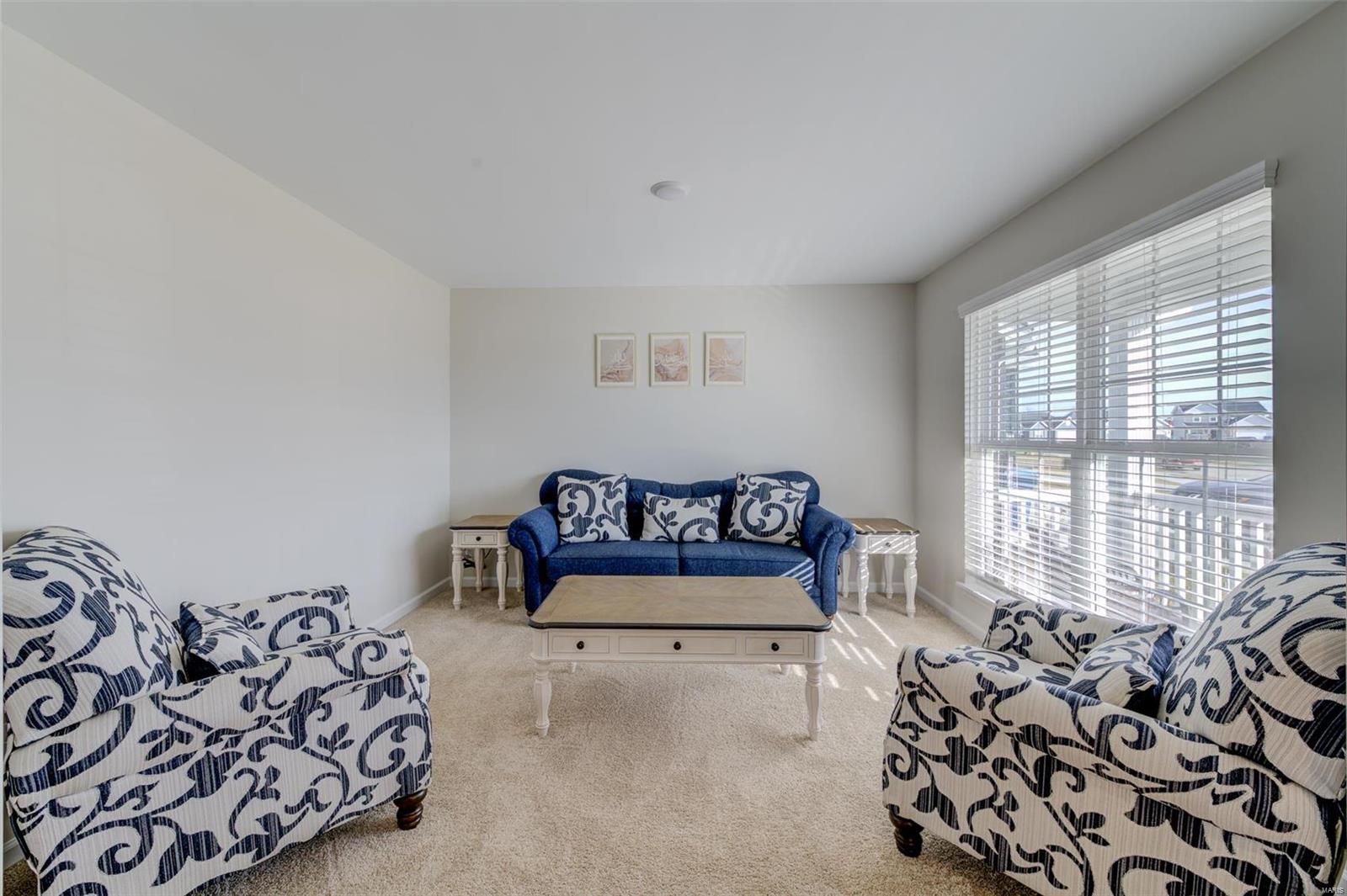 834 Palisades Cir
