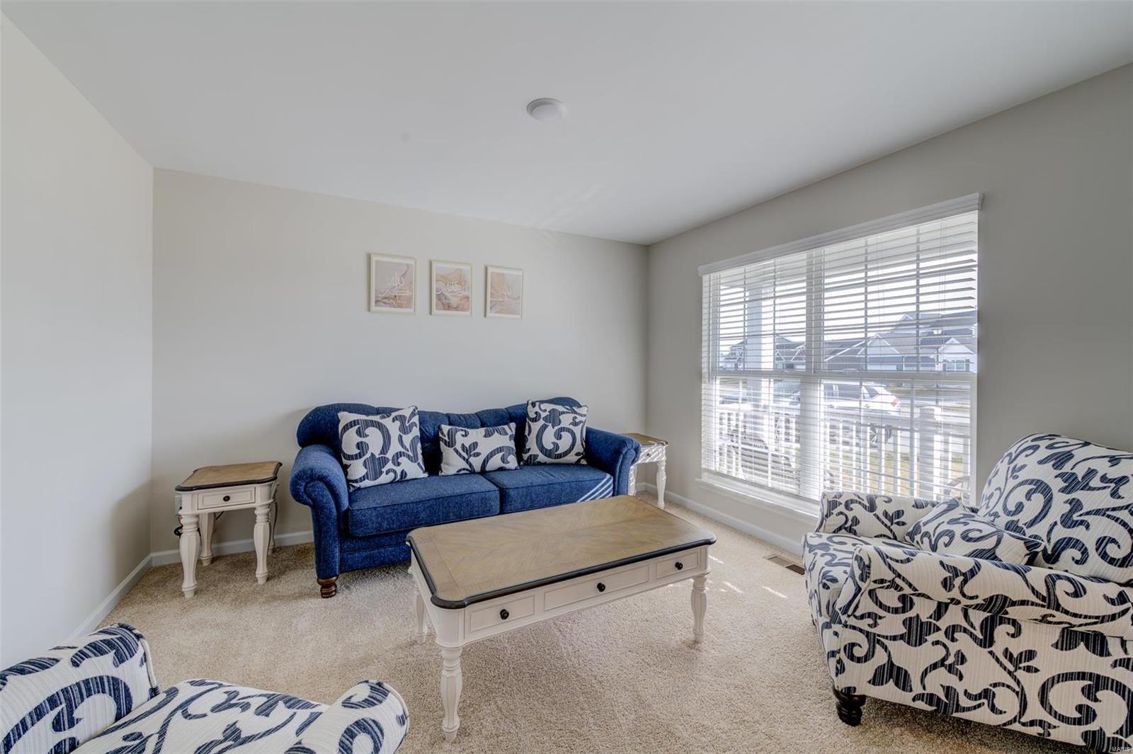 834 Palisades Cir