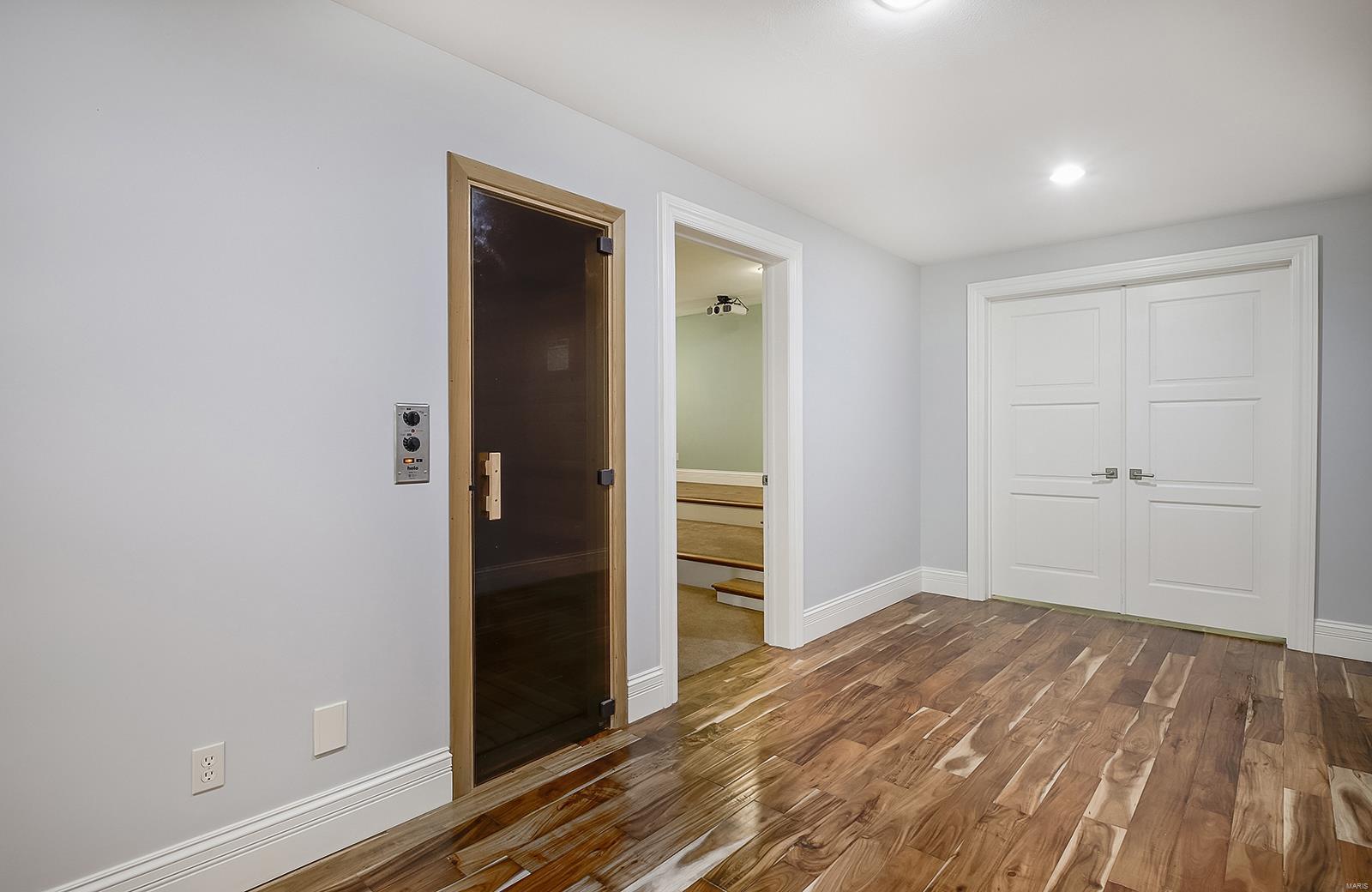 Lynnbrook - Residential