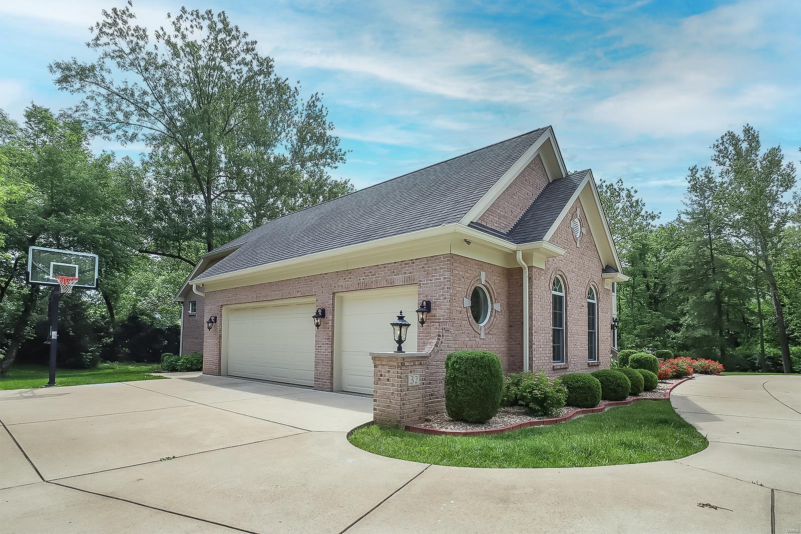 Lynnbrook - Residential