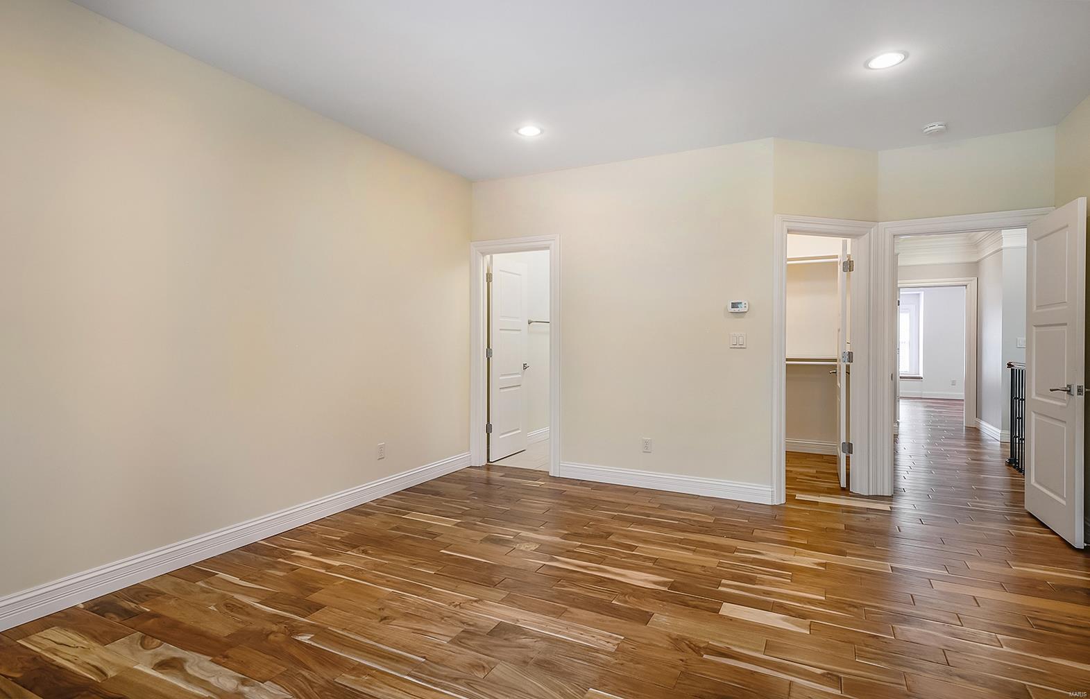 Lynnbrook - Residential