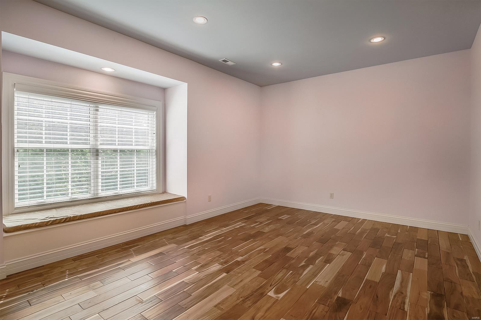 Lynnbrook - Residential