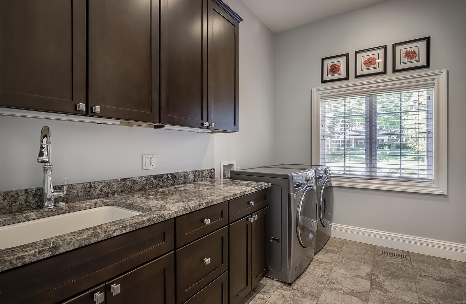 Lynnbrook - Residential