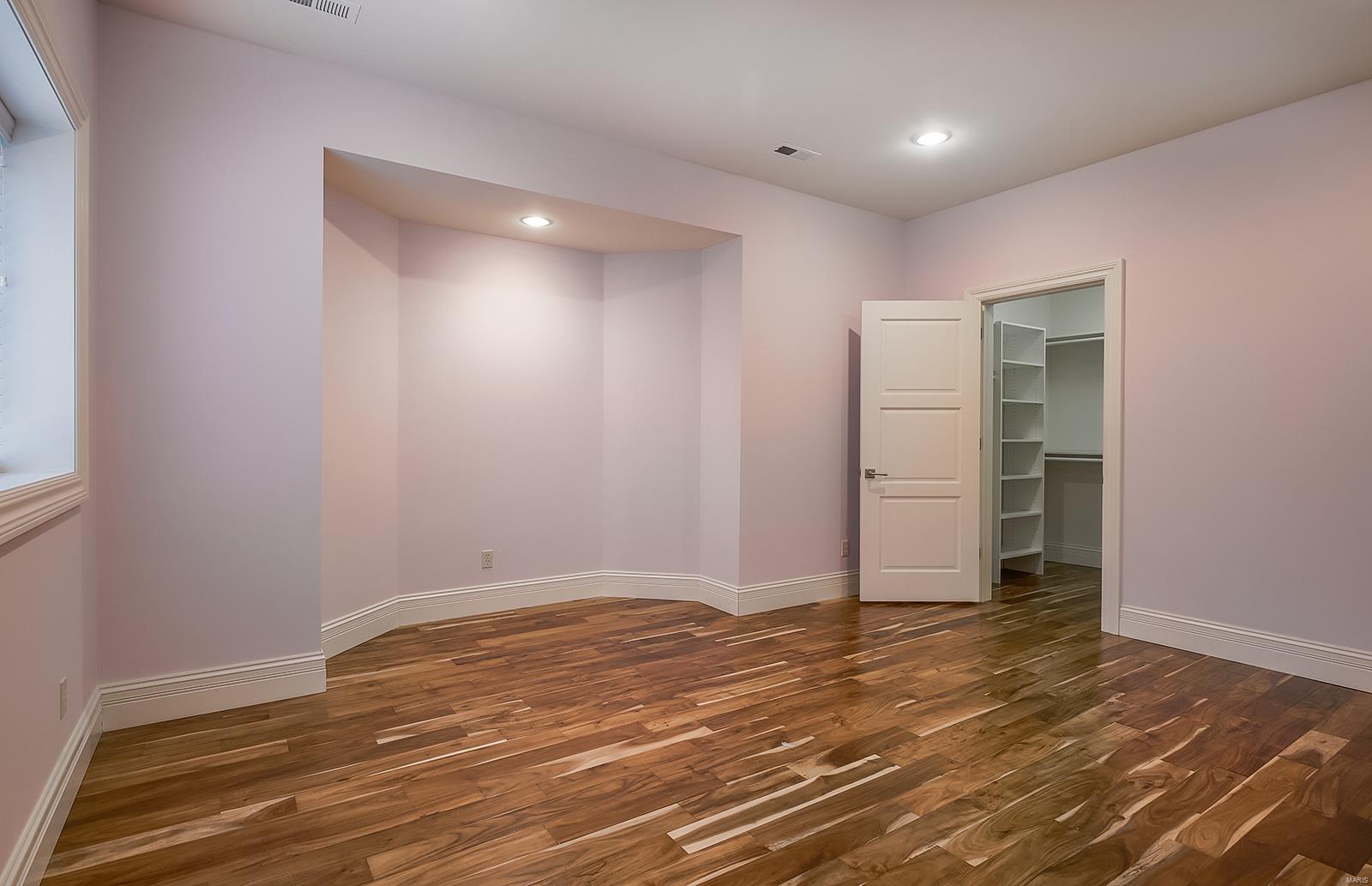 Lynnbrook - Residential