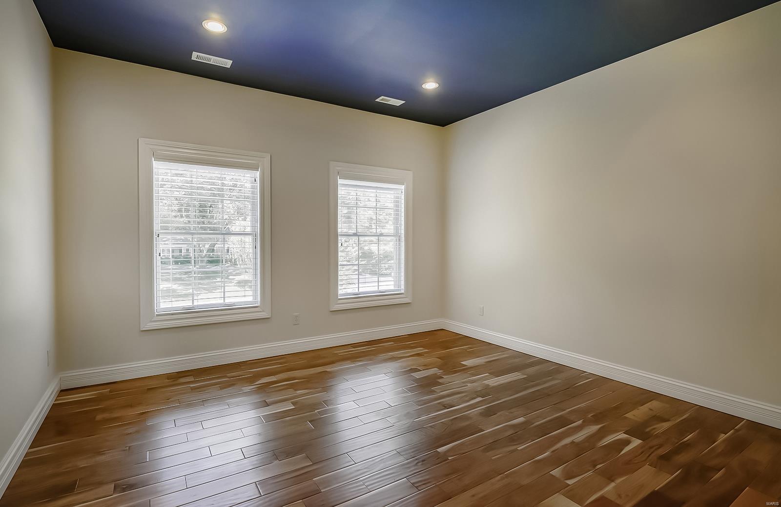 Lynnbrook - Residential