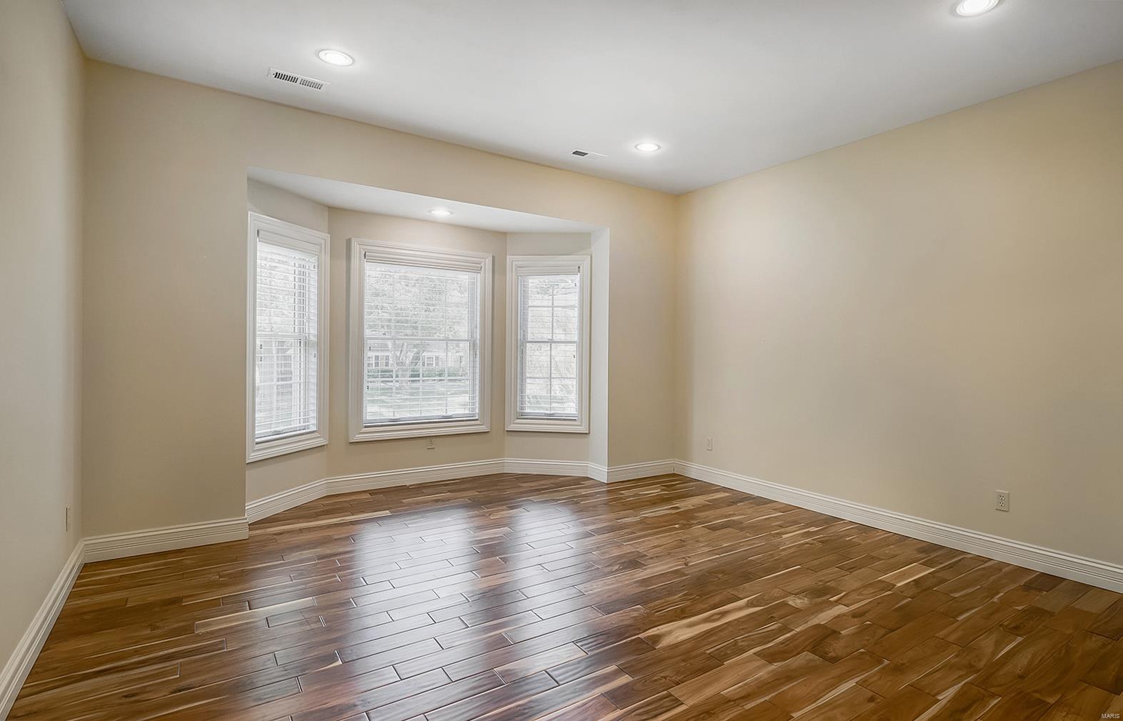 Lynnbrook - Residential