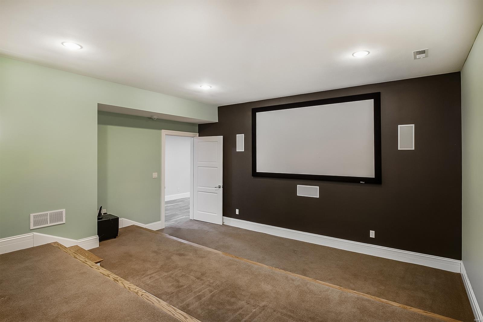 Lynnbrook - Residential