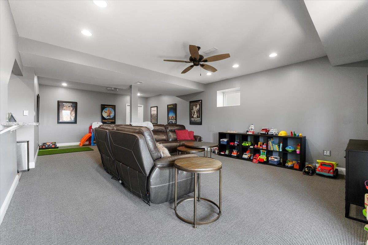 St Louis, Missouri 63144, United States, 5 Bedrooms Bedrooms, ,4 BathroomsBathrooms,Residential,Active,112897