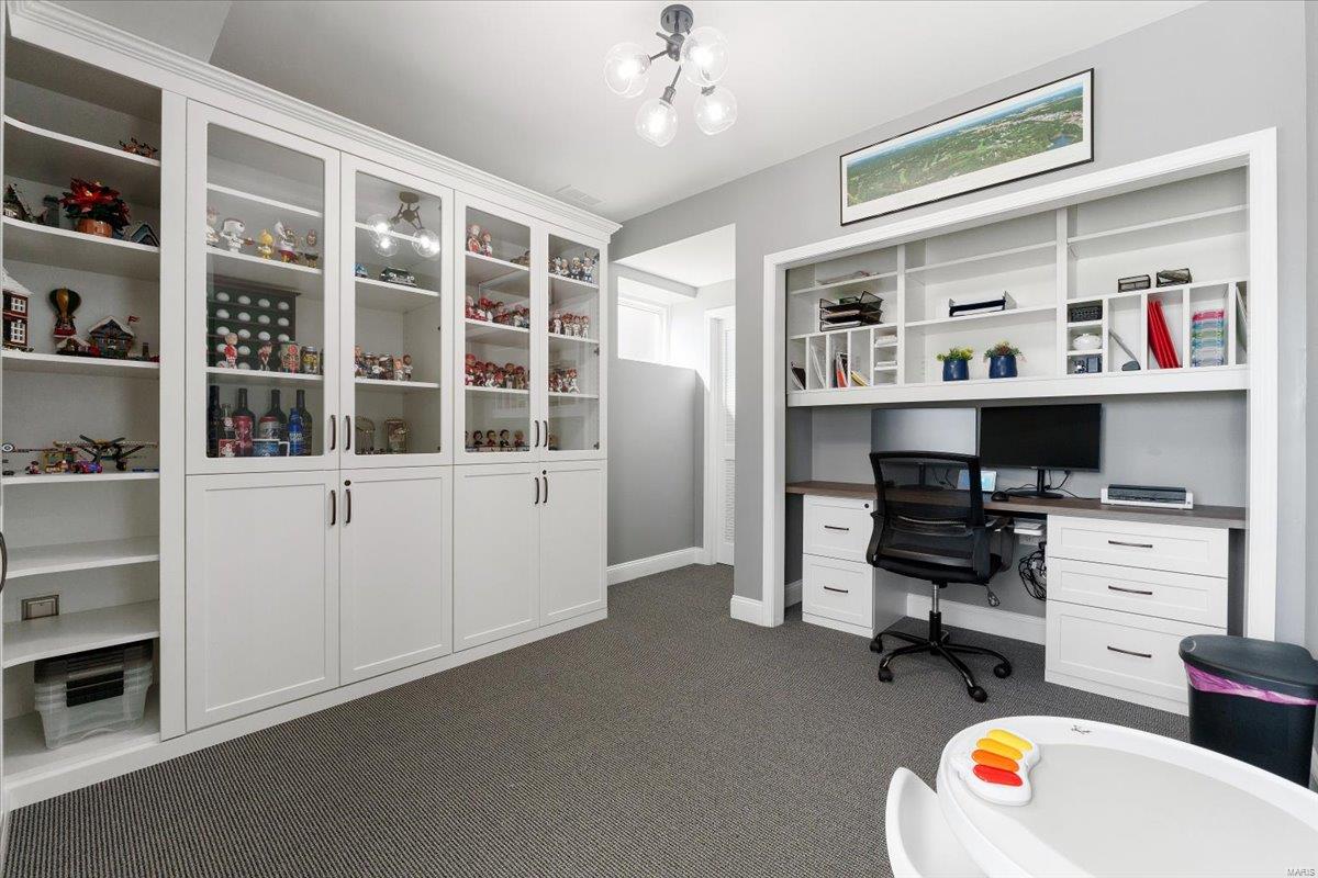 St Louis, Missouri 63144, United States, 5 Bedrooms Bedrooms, ,4 BathroomsBathrooms,Residential,Active,112897