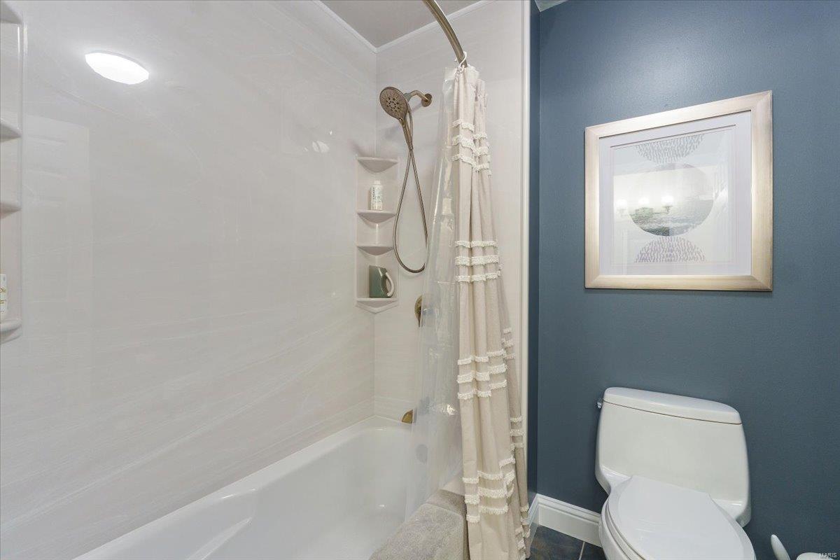 St Louis, Missouri 63144, United States, 5 Bedrooms Bedrooms, ,4 BathroomsBathrooms,Residential,Active,112897