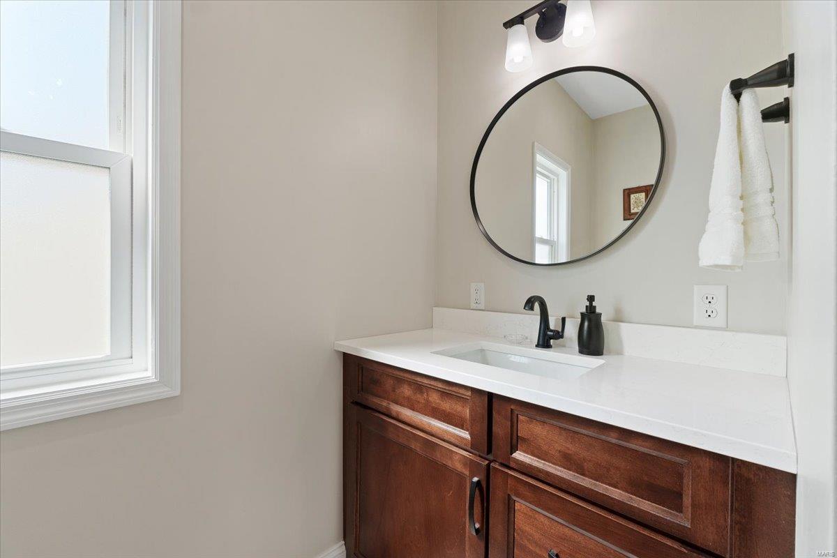 St Louis, Missouri 63144, United States, 5 Bedrooms Bedrooms, ,4 BathroomsBathrooms,Residential,Active,112897