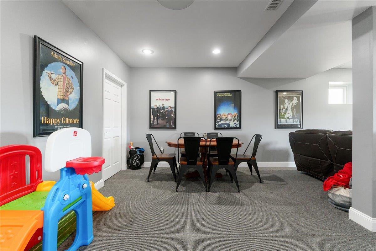 St Louis, Missouri 63144, United States, 5 Bedrooms Bedrooms, ,4 BathroomsBathrooms,Residential,Active,112897