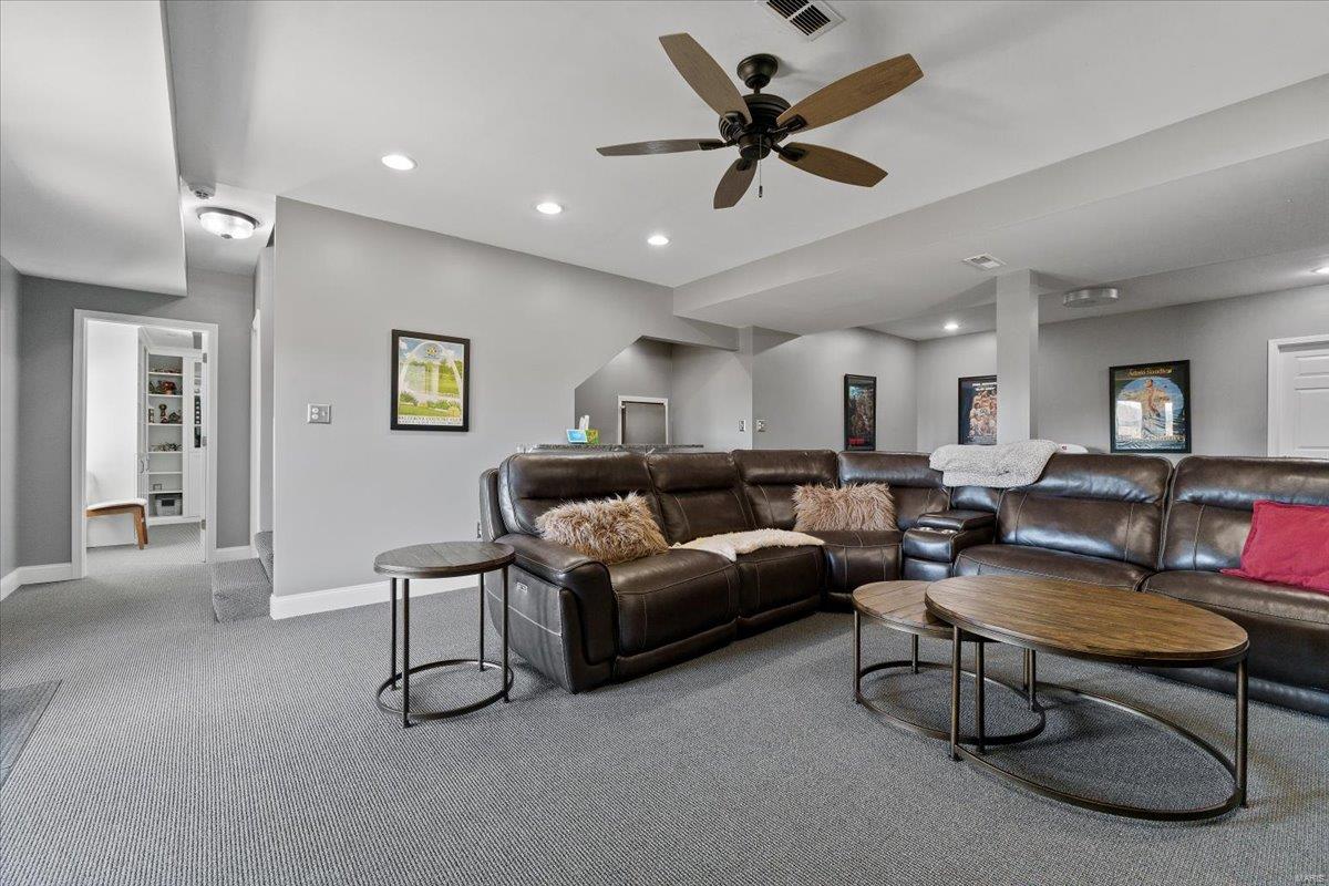 St Louis, Missouri 63144, United States, 5 Bedrooms Bedrooms, ,4 BathroomsBathrooms,Residential,Active,112897