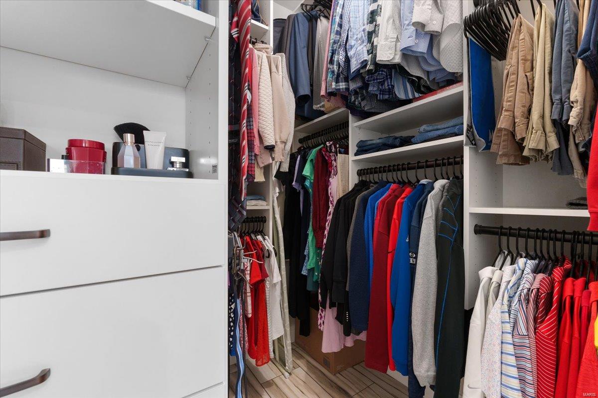 St Louis, Missouri 63144, United States, 5 Bedrooms Bedrooms, ,4 BathroomsBathrooms,Residential,Active,112897