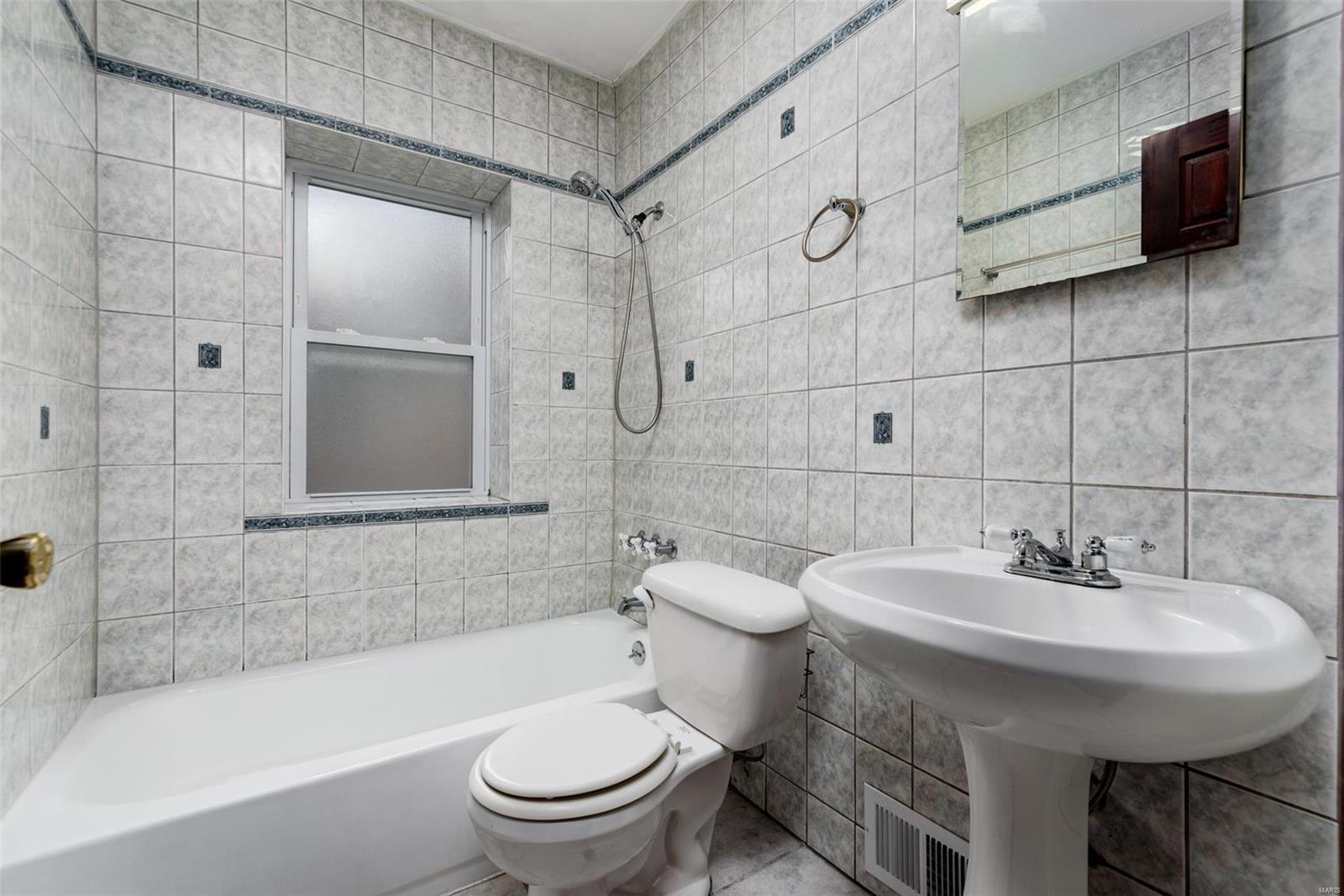 Laughlins Add To Sycamore Hills - Residential