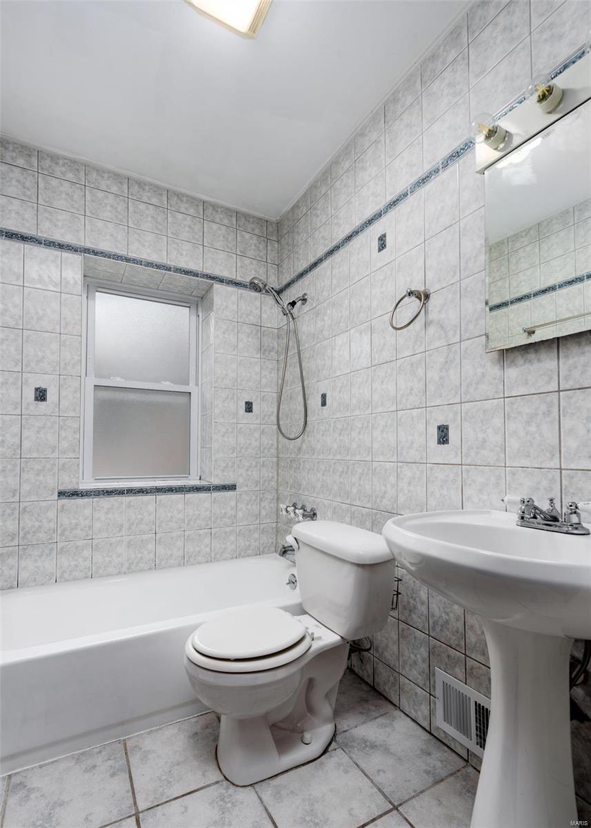 Laughlins Add To Sycamore Hills - Residential