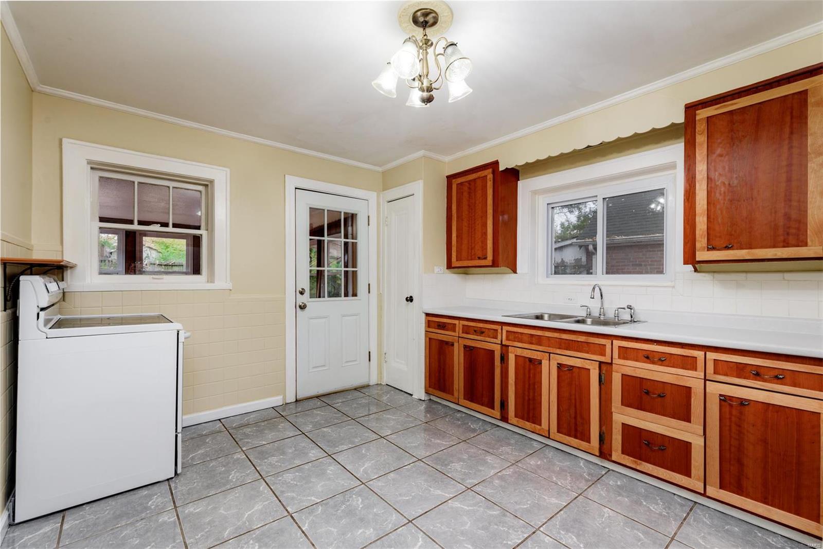 Laughlins Add To Sycamore Hills - Residential