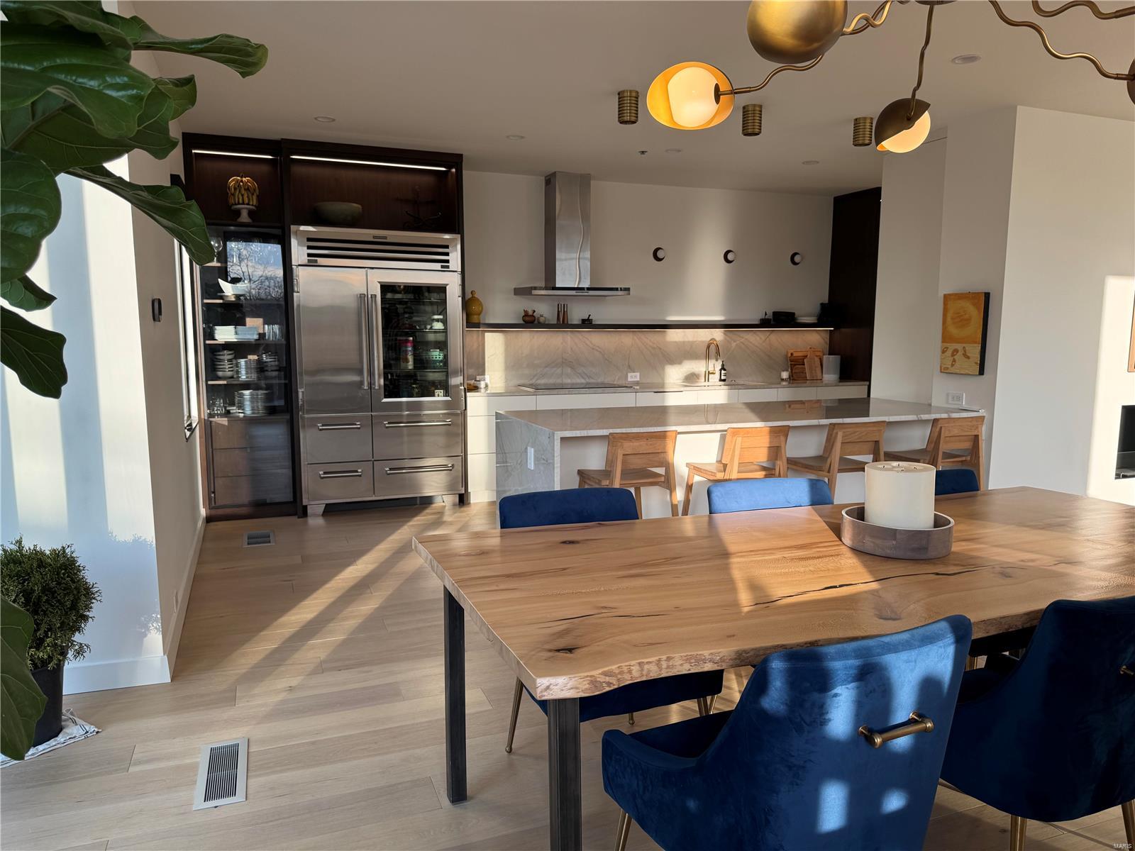 Eight-One-Six South Hanley Condo - Residential