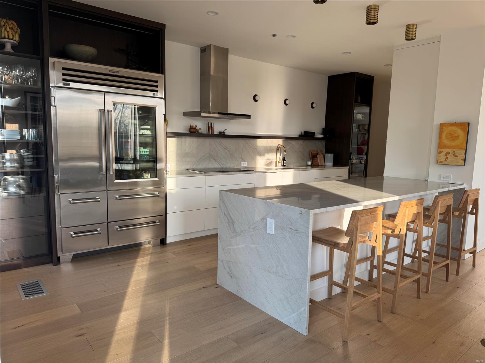 Eight-One-Six South Hanley Condo - Residential