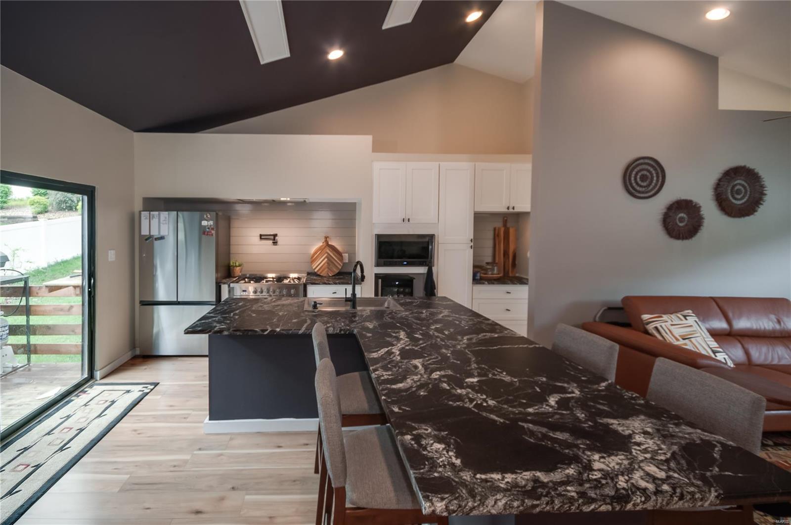 539 Hickory Hollow