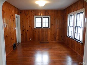 E B Hammack - Residential Lease