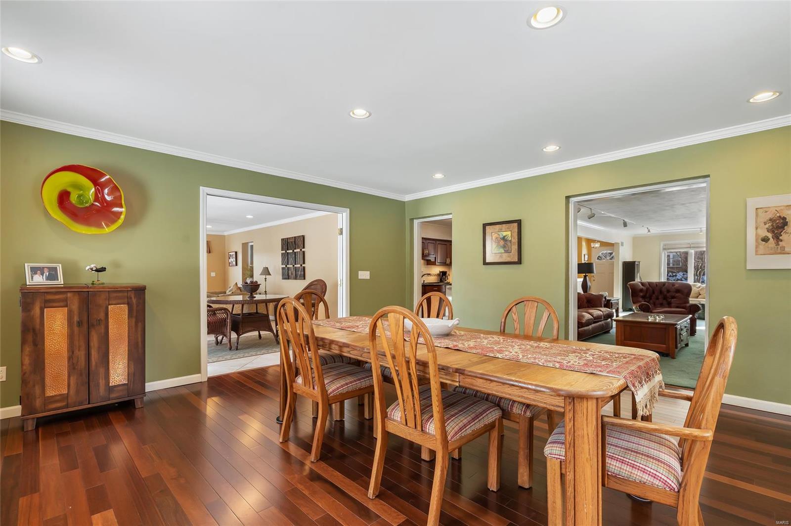 Webster Groves, Missouri 63119, United States, 4 Bedrooms Bedrooms, ,2 BathroomsBathrooms,Residential,Pending,19871