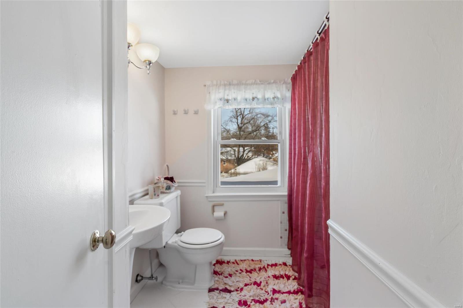 Webster Groves, Missouri 63119, United States, 4 Bedrooms Bedrooms, ,2 BathroomsBathrooms,Residential,Pending,19871