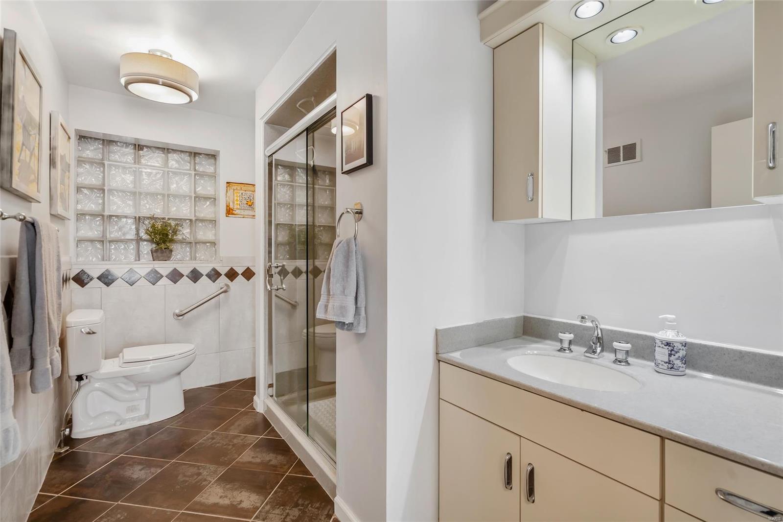 Webster Groves, Missouri 63119, United States, 4 Bedrooms Bedrooms, ,2 BathroomsBathrooms,Residential,Pending,19871