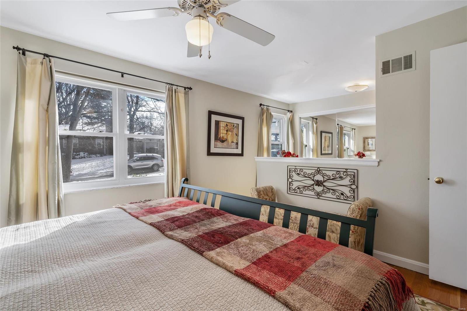 Webster Groves, Missouri 63119, United States, 4 Bedrooms Bedrooms, ,2 BathroomsBathrooms,Residential,Pending,19871