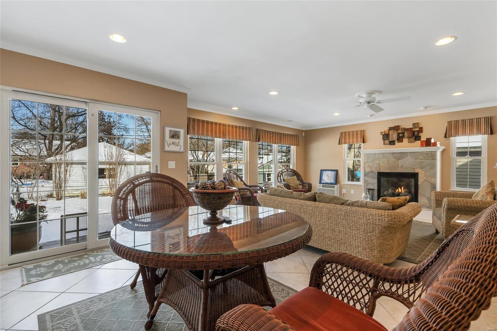 Webster Groves, Missouri 63119, United States, 4 Bedrooms Bedrooms, ,2 BathroomsBathrooms,Residential,Pending,19871