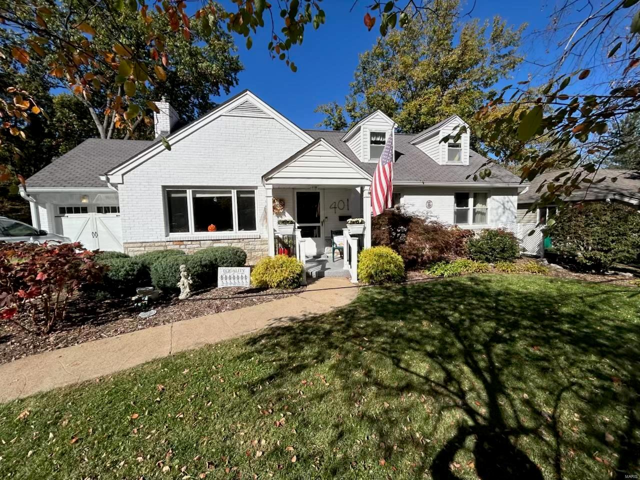 Webster Groves, Missouri 63119, United States, 4 Bedrooms Bedrooms, ,2 BathroomsBathrooms,Residential,Pending,19871