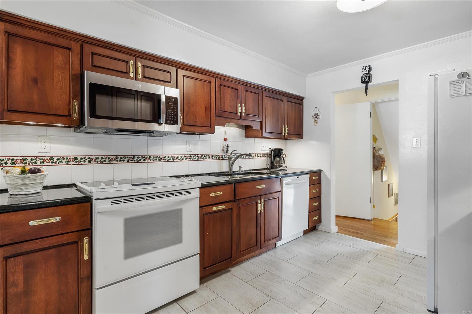 Webster Groves, Missouri 63119, United States, 4 Bedrooms Bedrooms, ,2 BathroomsBathrooms,Residential,Pending,19871