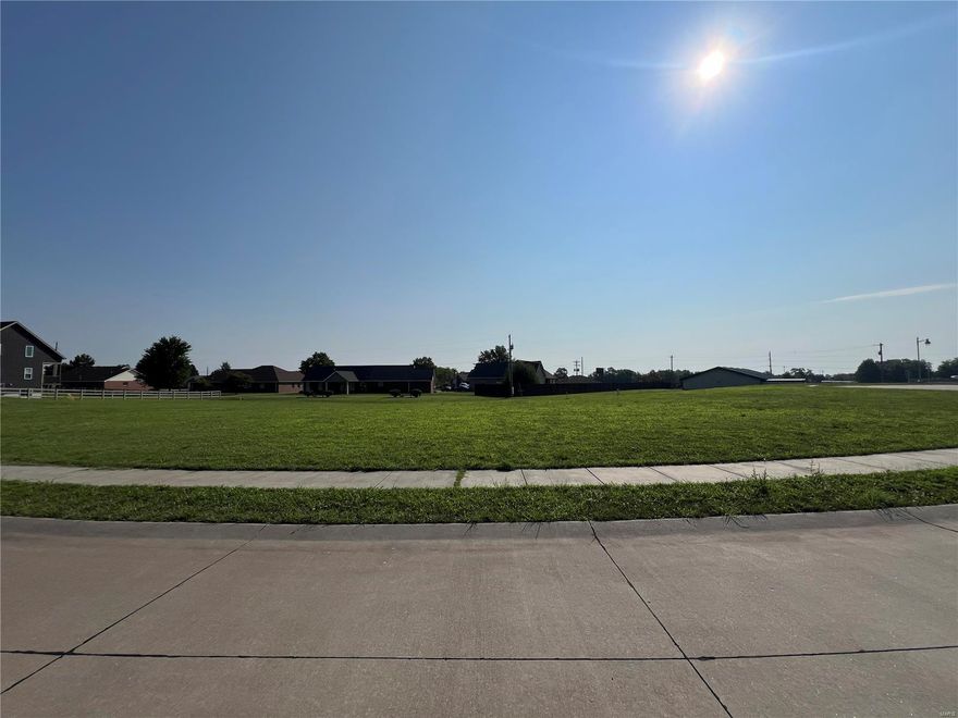 (Lot 2)One of Perryville's newest subdivisions. Building lot that gently rolls towards the back of the lot. New streets and sidewalks along with streetlights are huge pluses. City utilities are available and ready to connect to. This ideal location offers easy access to I55 and Hwy 51.