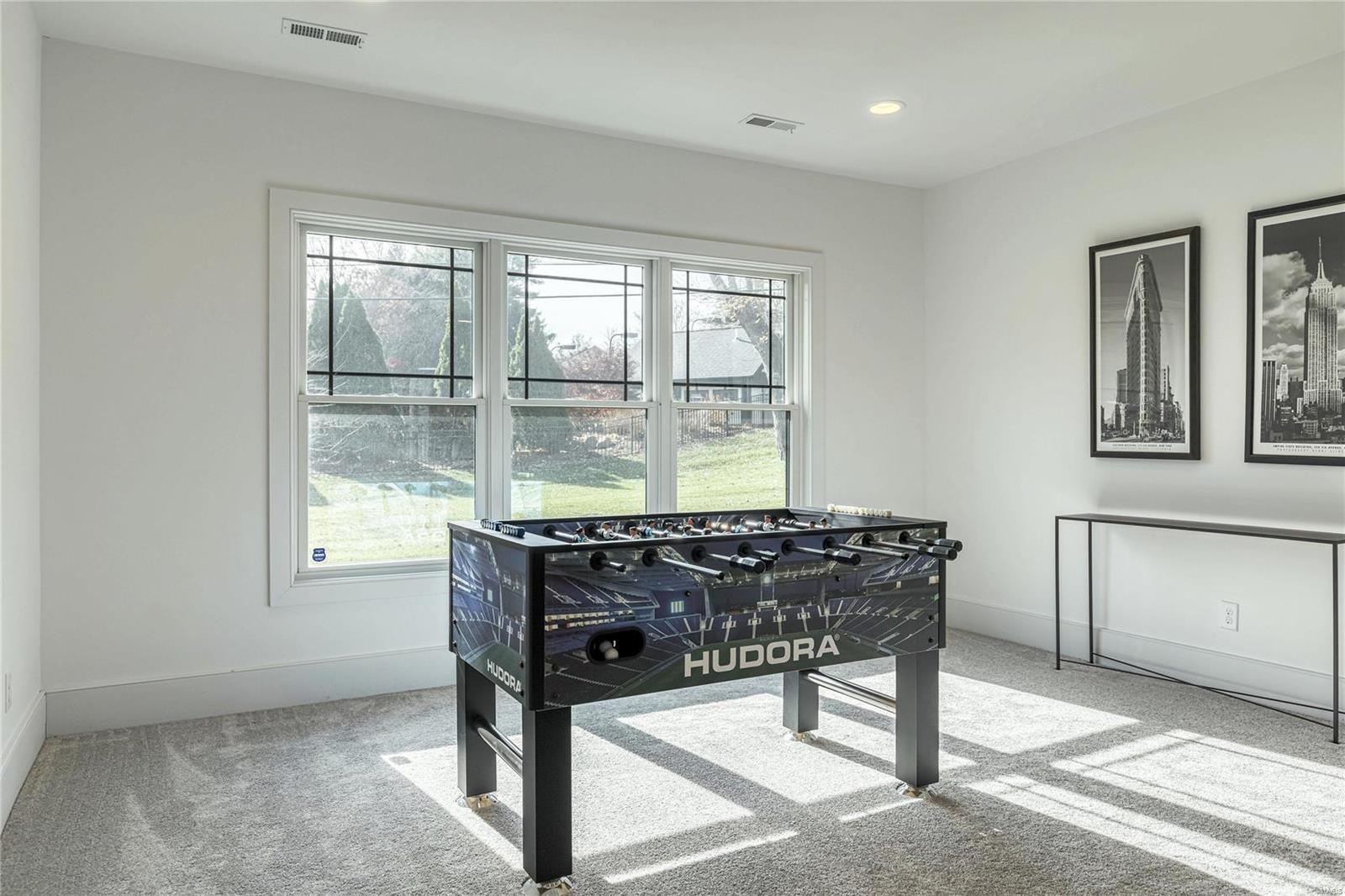 Colonial Hills Parkway - Residential