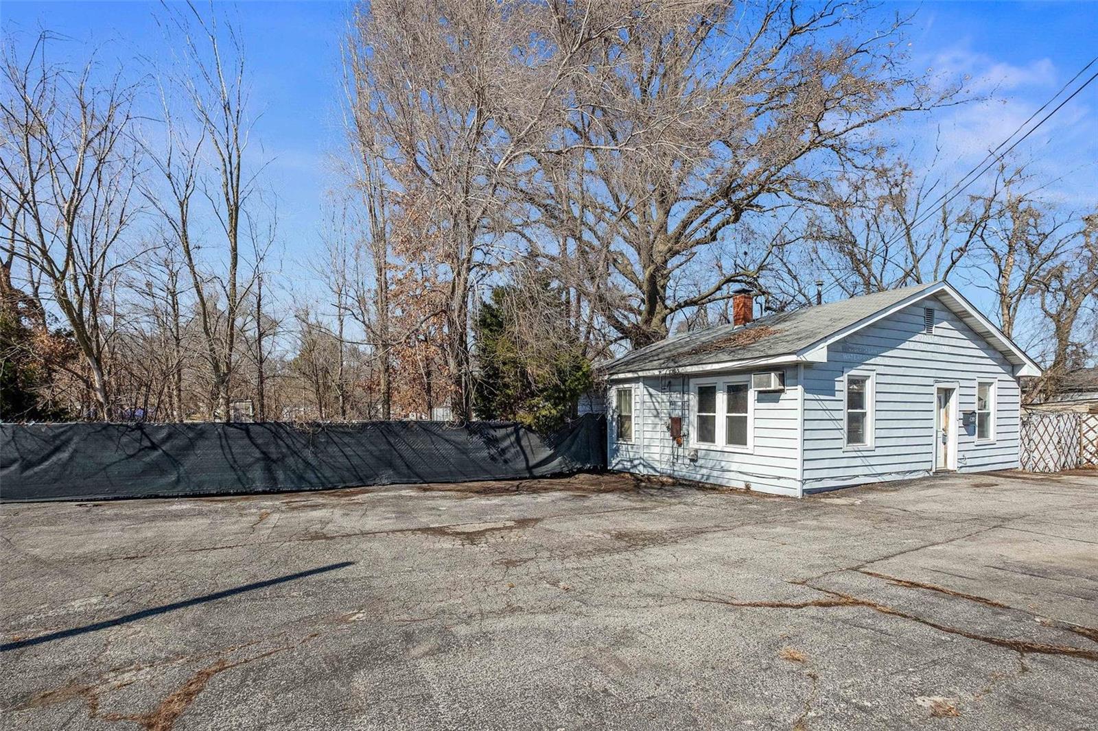 St Louis, Missouri 63114, United States, 2 Bedrooms Bedrooms, ,1 BathroomBathrooms,Residential,Pending,83039