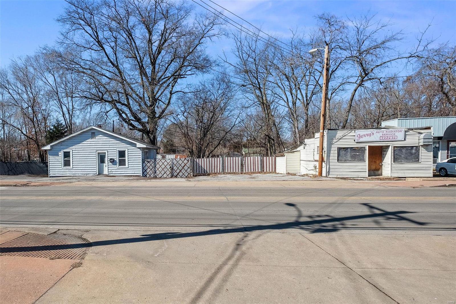 St Louis, Missouri 63114, United States, 2 Bedrooms Bedrooms, ,1 BathroomBathrooms,Residential,Pending,83039