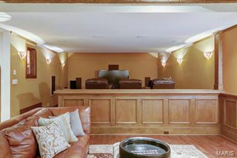 Town & Country Manor - Residential