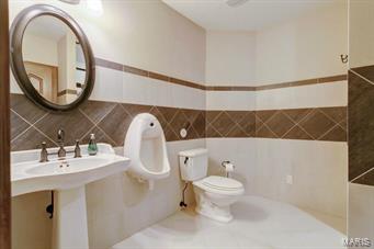 Town & Country Manor - Residential