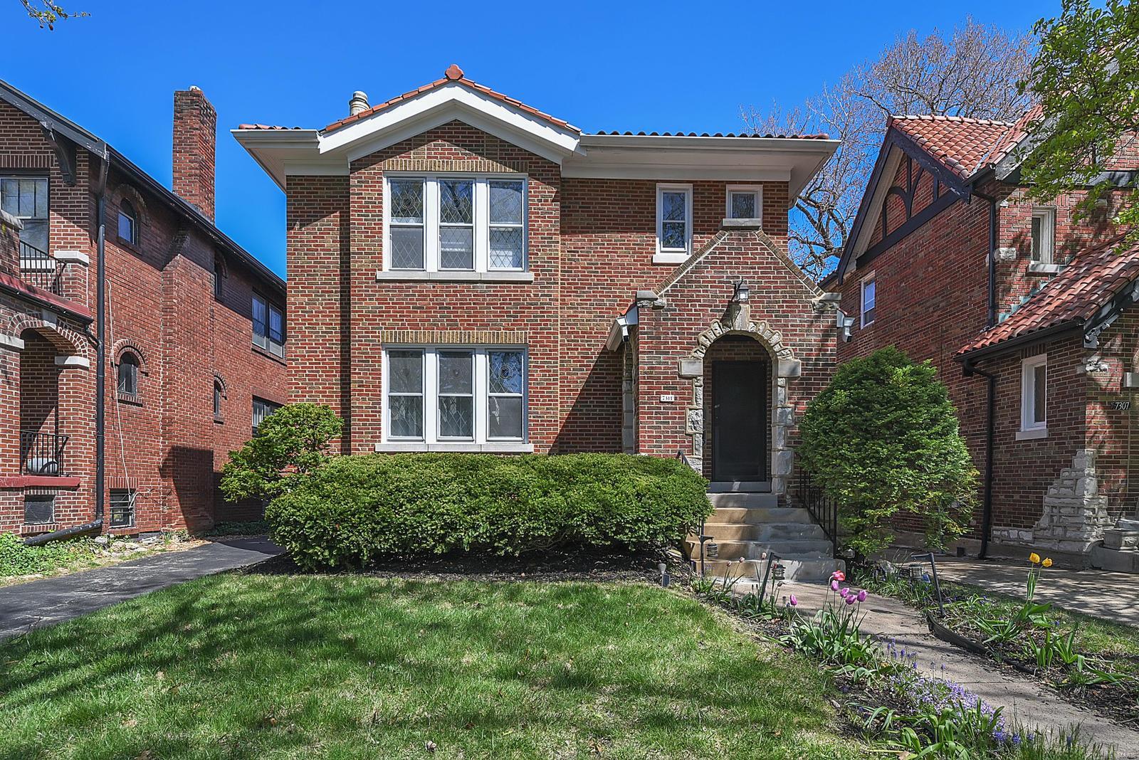 West Forsyth Place - Residential Lease