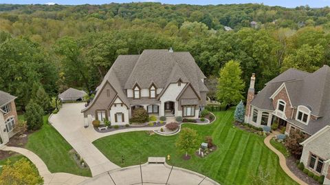 Photo of 16751 Eagle Bluff Court, Chesterfield, MO 63005 (MLS # 23054448)