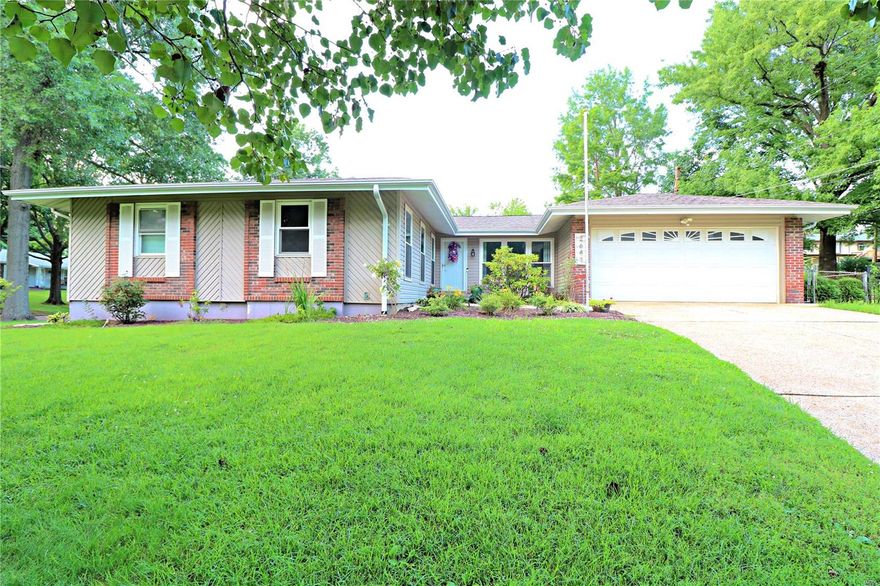 Move in ready sprawling ranch on a LARGE corner lot in Oakville Schools!!  Over 1,900 total sq ft of finished living space!  Great neighborhood with a subdivision POOL, club house and stocked fishing pond!  Check out the Sun Tunnels in both bathrooms, remote controlled overhead lighting and fans, Schlage smart front door lock, hardwood flooring, wood burning fireplace, separate dining, eat-in kitchen, updated light fixtures, white kitchen cabinets, stainless steel appliances, white vinyl windows, lots of closet and storage space, a covered patio, hip style roof, spacious garage and so much more...  There's separate areas for a Living Room and Family Room on the main level, or a home office!  Plus you have a Recreational room in the partially finished lower level! Don't miss the HUGE area of unfinished space that's so big you can ride bikes, roller skate or create a LOT more finished square footage.  Come see this spacious home today!  Motivated seller!