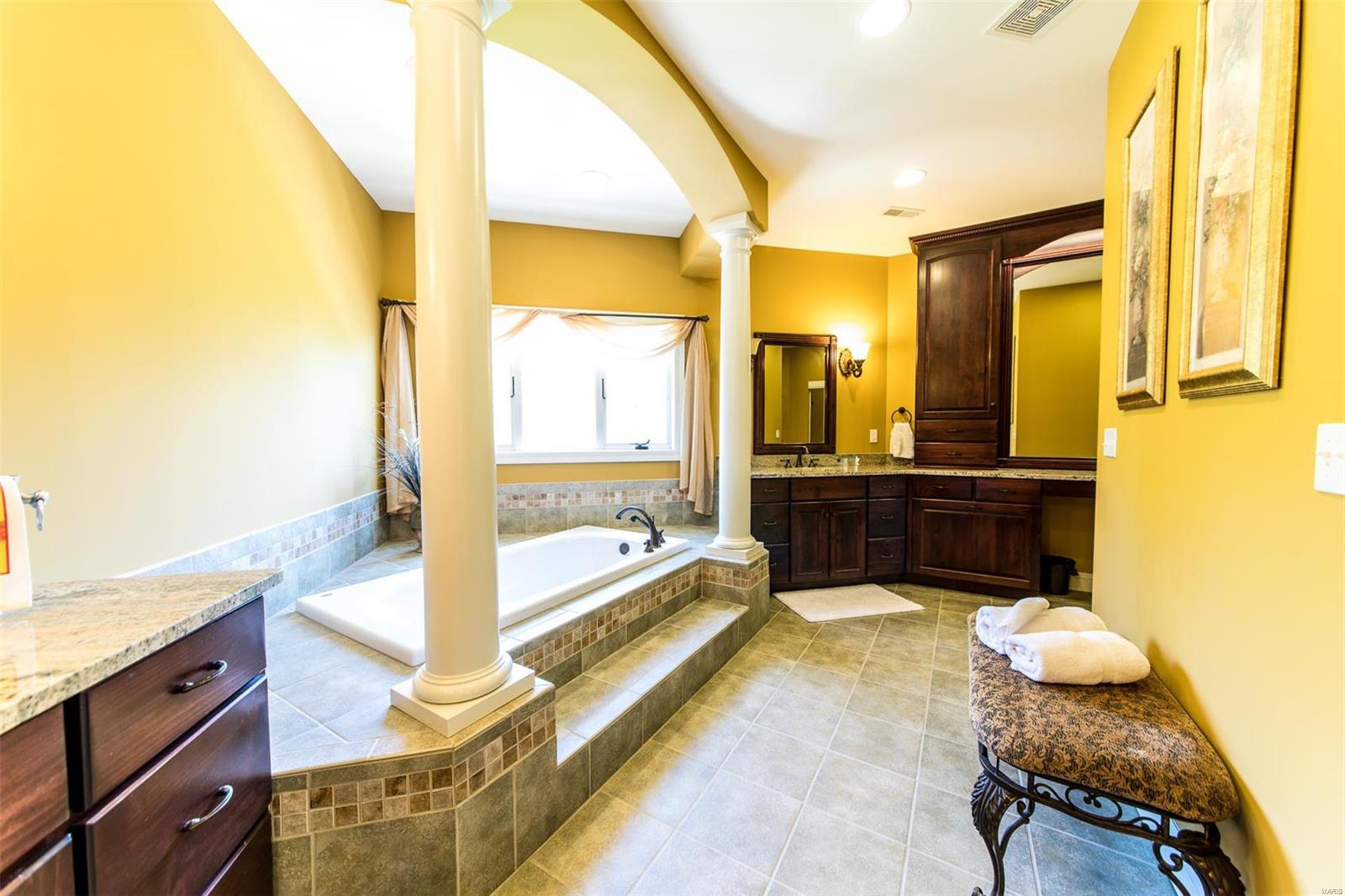 Country Estate - Residential