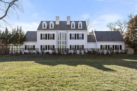 Photo of 5 Dromara Road, St Louis, MO 63124 (MLS # 25017878)