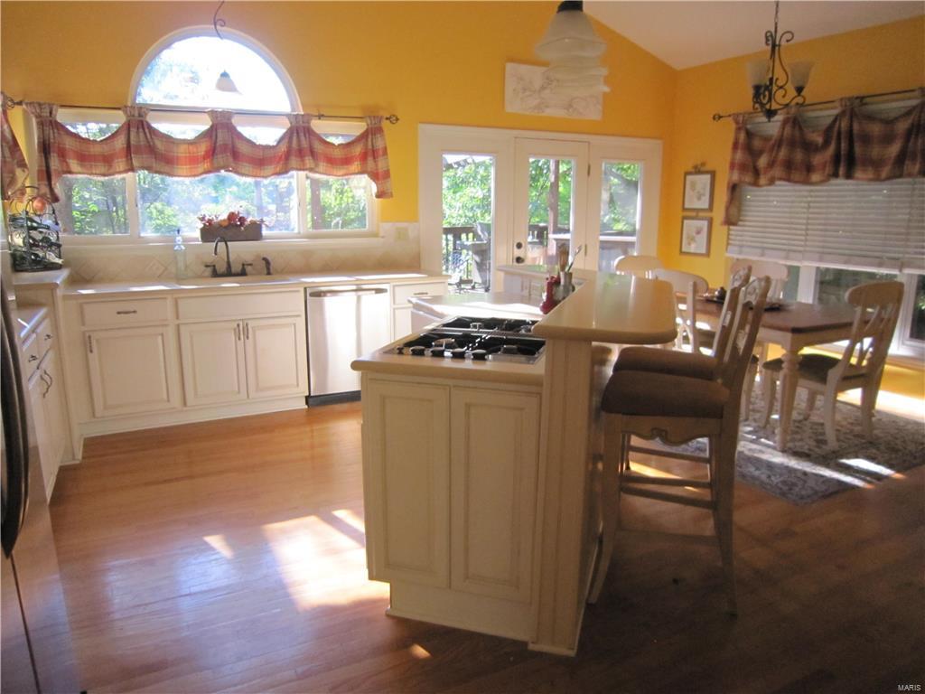 Estates At Lake Chesterfield The - Residential