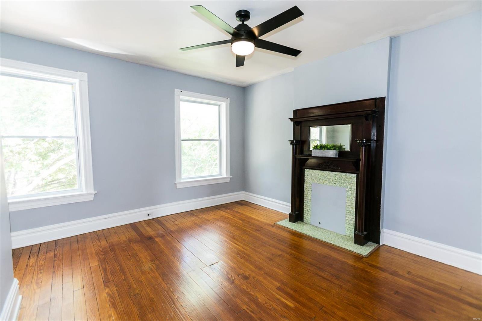 St Louis, Missouri 63104, United States, 2 Bedrooms Bedrooms, ,2 BathroomsBathrooms,Residential,Pending,44337