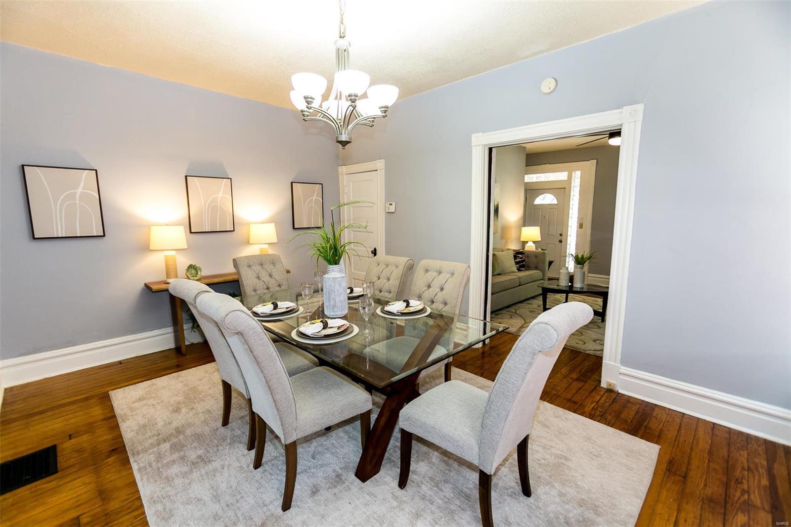 St Louis, Missouri 63104, United States, 2 Bedrooms Bedrooms, ,2 BathroomsBathrooms,Residential,Pending,44337