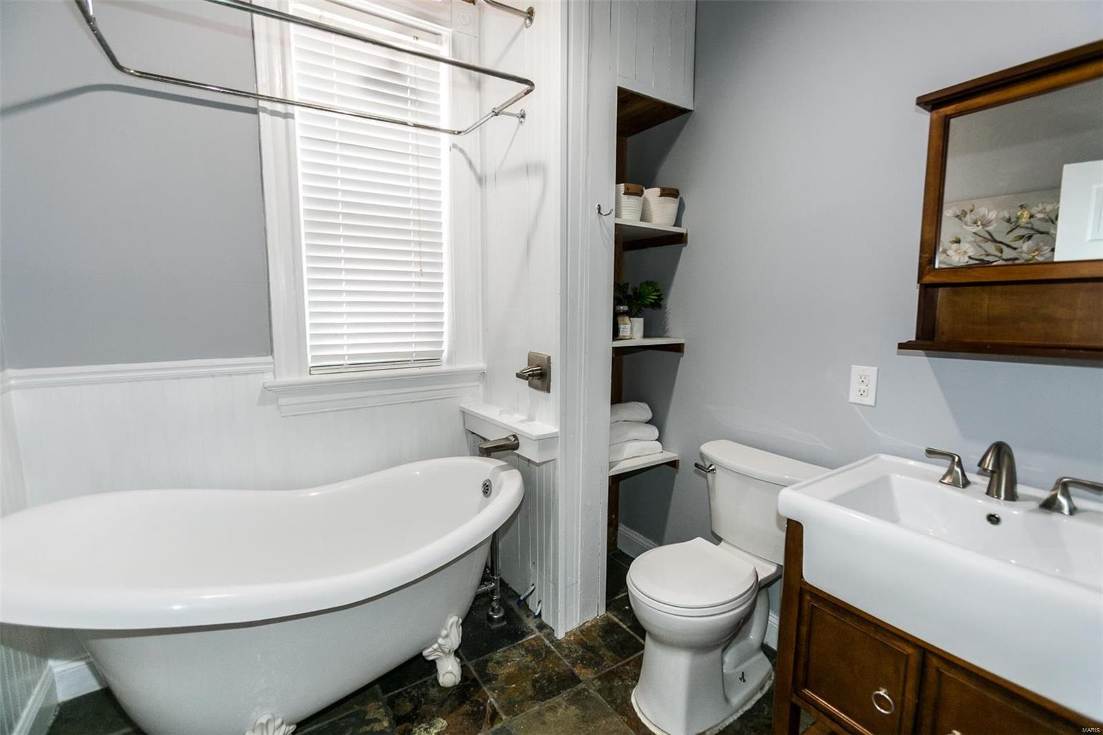 St Louis, Missouri 63104, United States, 2 Bedrooms Bedrooms, ,2 BathroomsBathrooms,Residential,Pending,44337