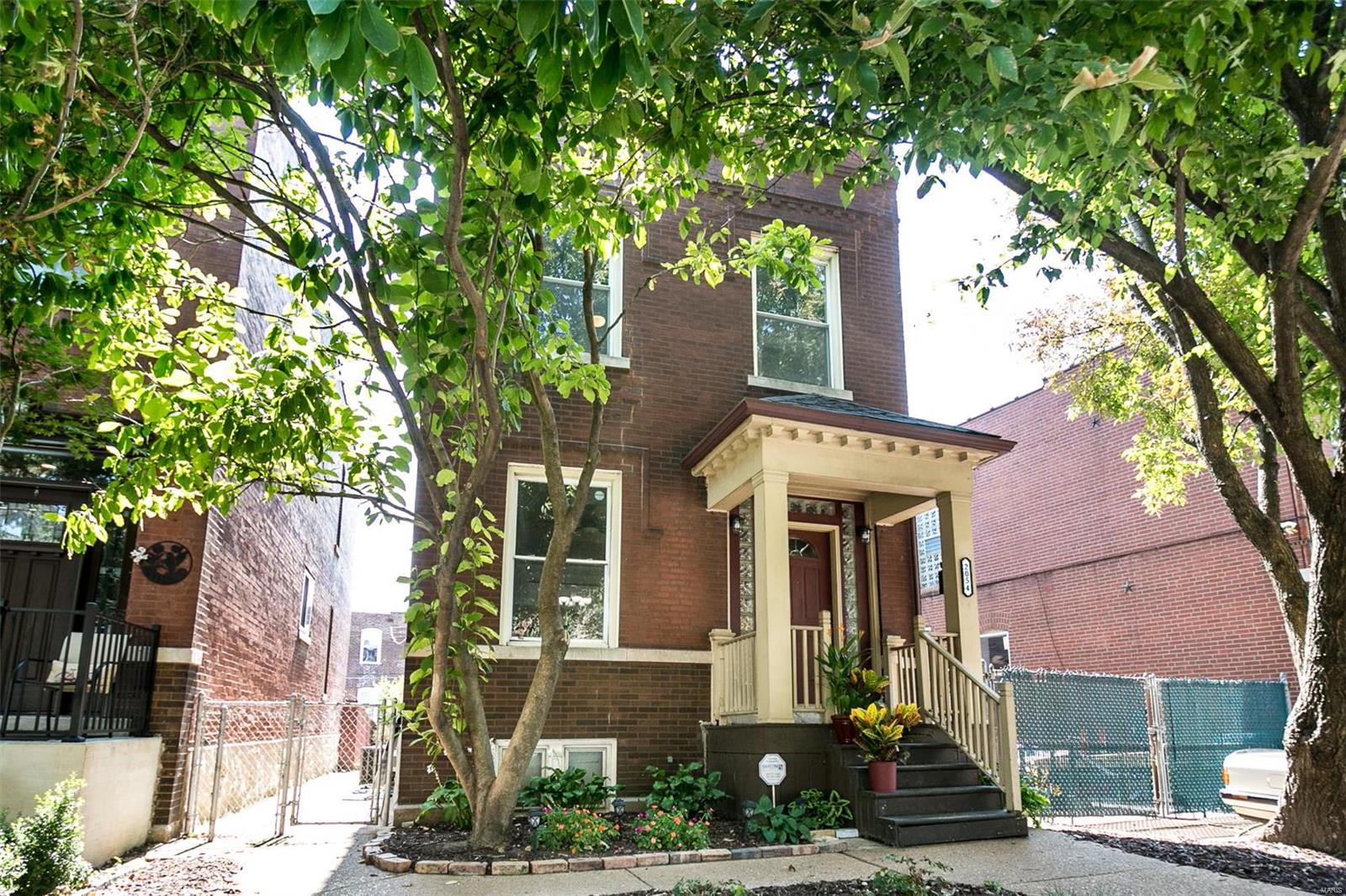 St Louis, Missouri 63104, United States, 2 Bedrooms Bedrooms, ,2 BathroomsBathrooms,Residential,Pending,44337