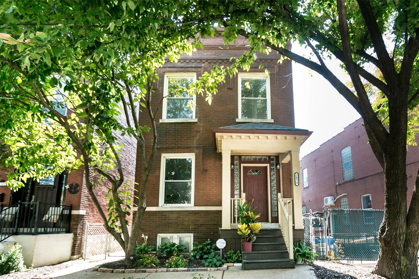 St Louis, Missouri 63104, United States, 2 Bedrooms Bedrooms, ,2 BathroomsBathrooms,Residential,Pending,44337