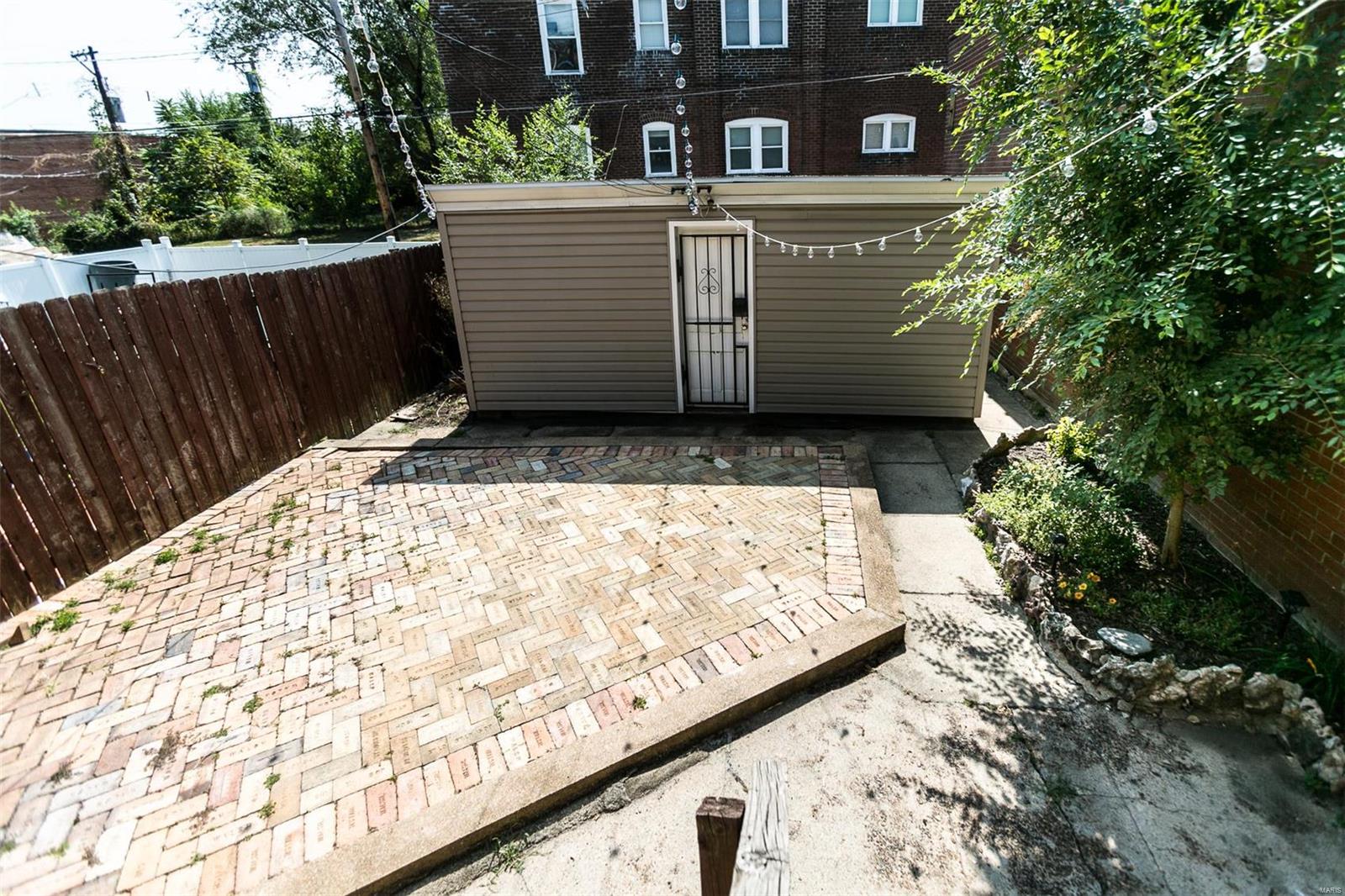 St Louis, Missouri 63104, United States, 2 Bedrooms Bedrooms, ,2 BathroomsBathrooms,Residential,Pending,44337